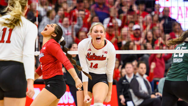 11_Lexi Rodriguez, Ally Batenhortst_VB vs Michigan State 1013